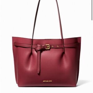 🌟 Brand New Out of Stock - Gorgeous Burgundy Michael Kors 100% Leather Purse  🌟